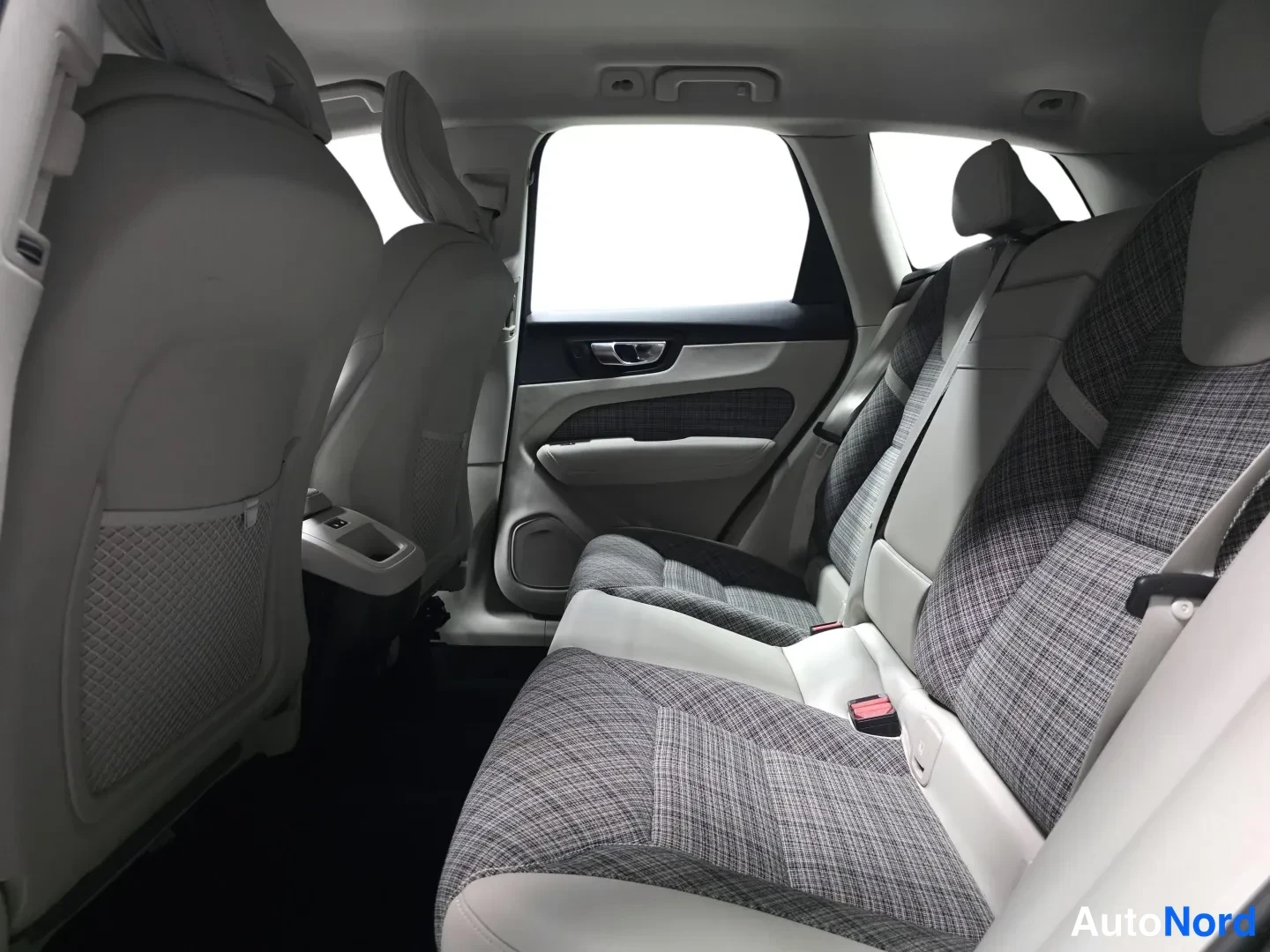 Brown Volvo XC60 2020, photo 11