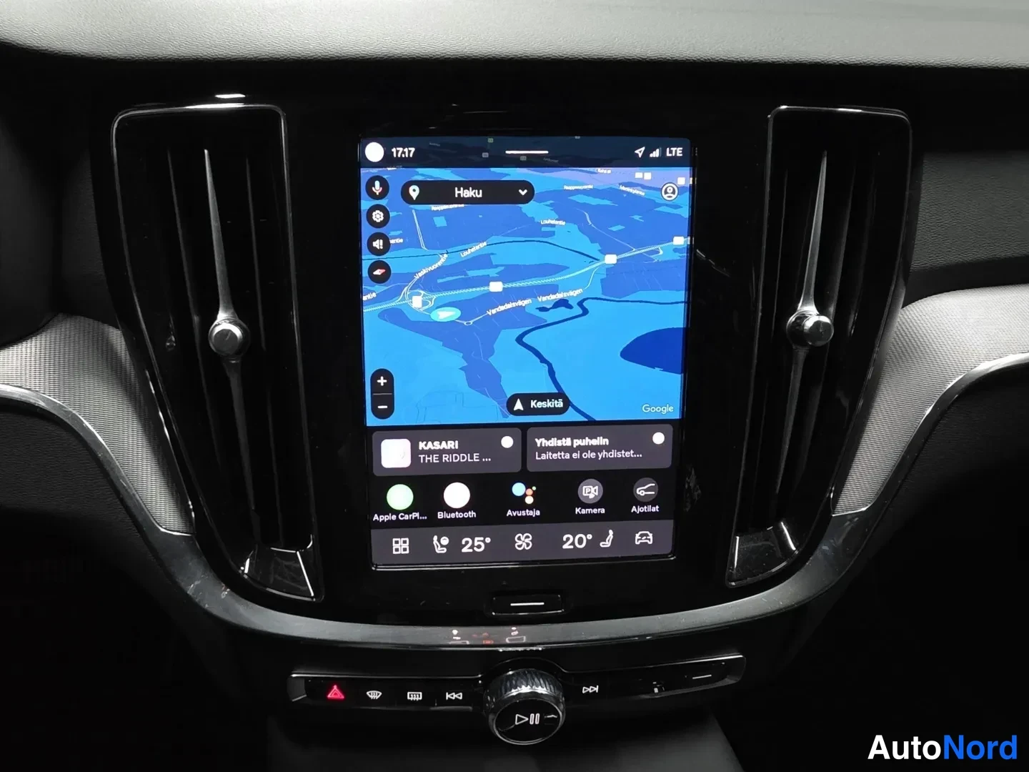Black Volvo V60 2024, photo 13
