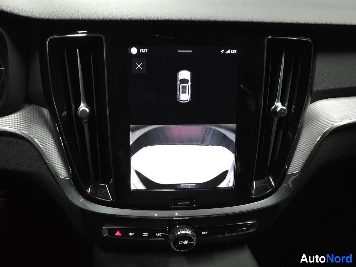 Black Volvo V60 2024, photo 14