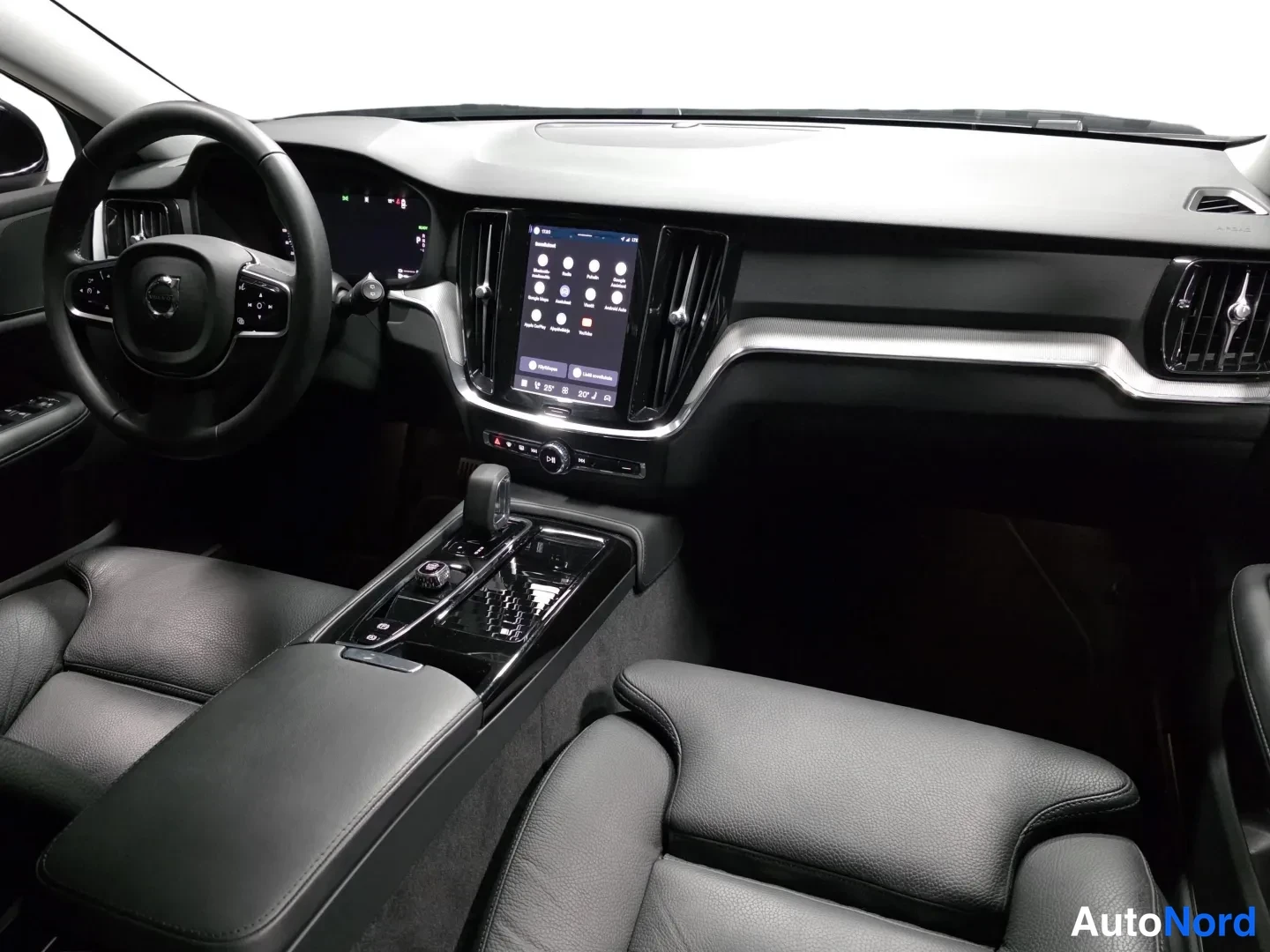 Black Volvo V60 2024, photo 17