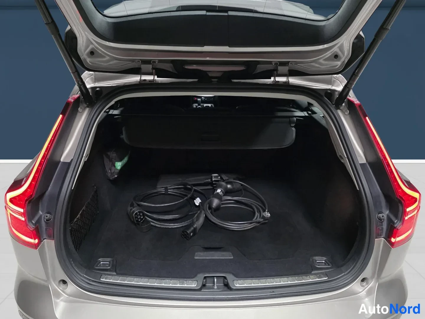 Brown Volvo V60 2024, rear, photo 7