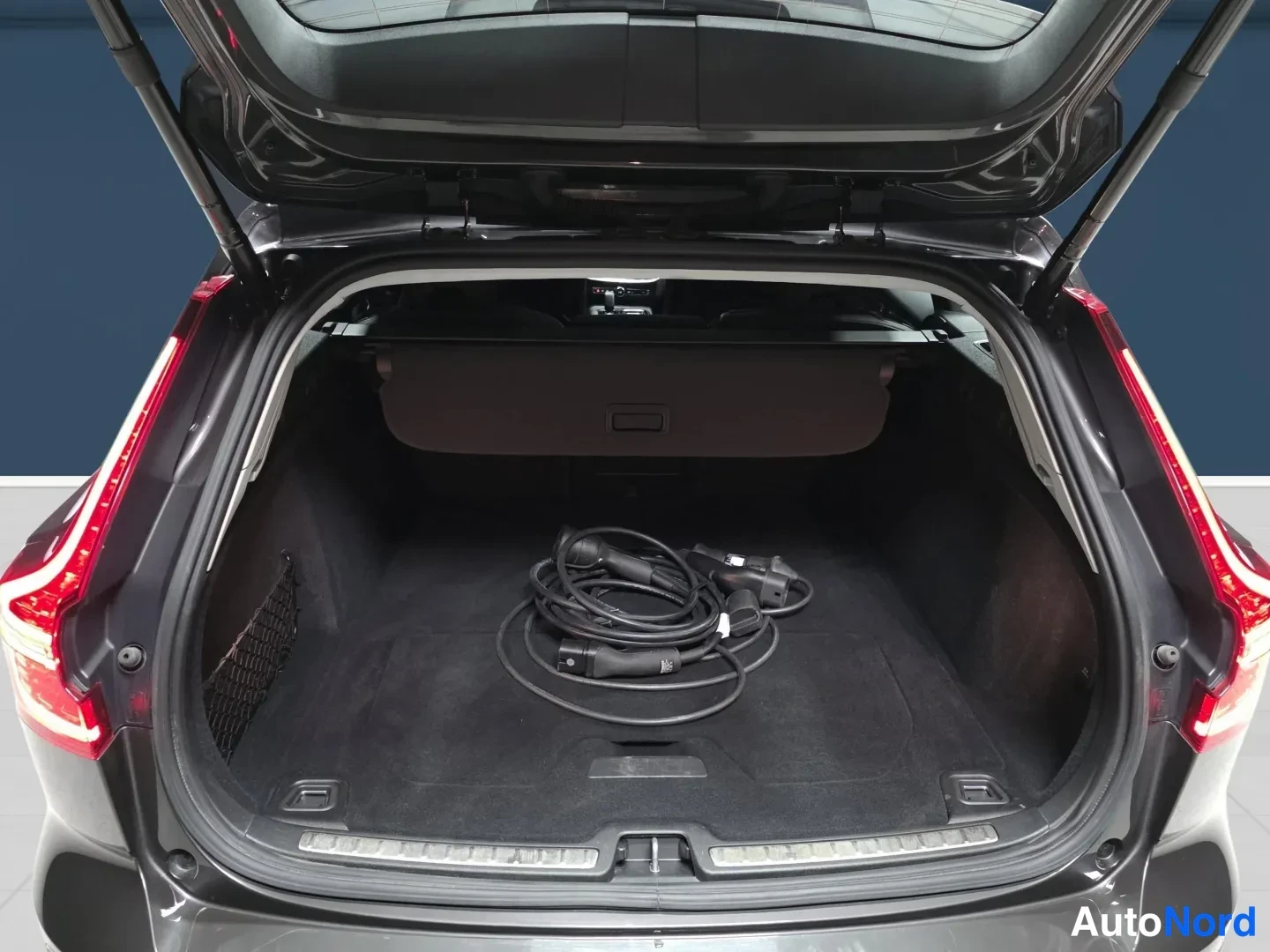 Grey Volvo V60 2024, photo 11