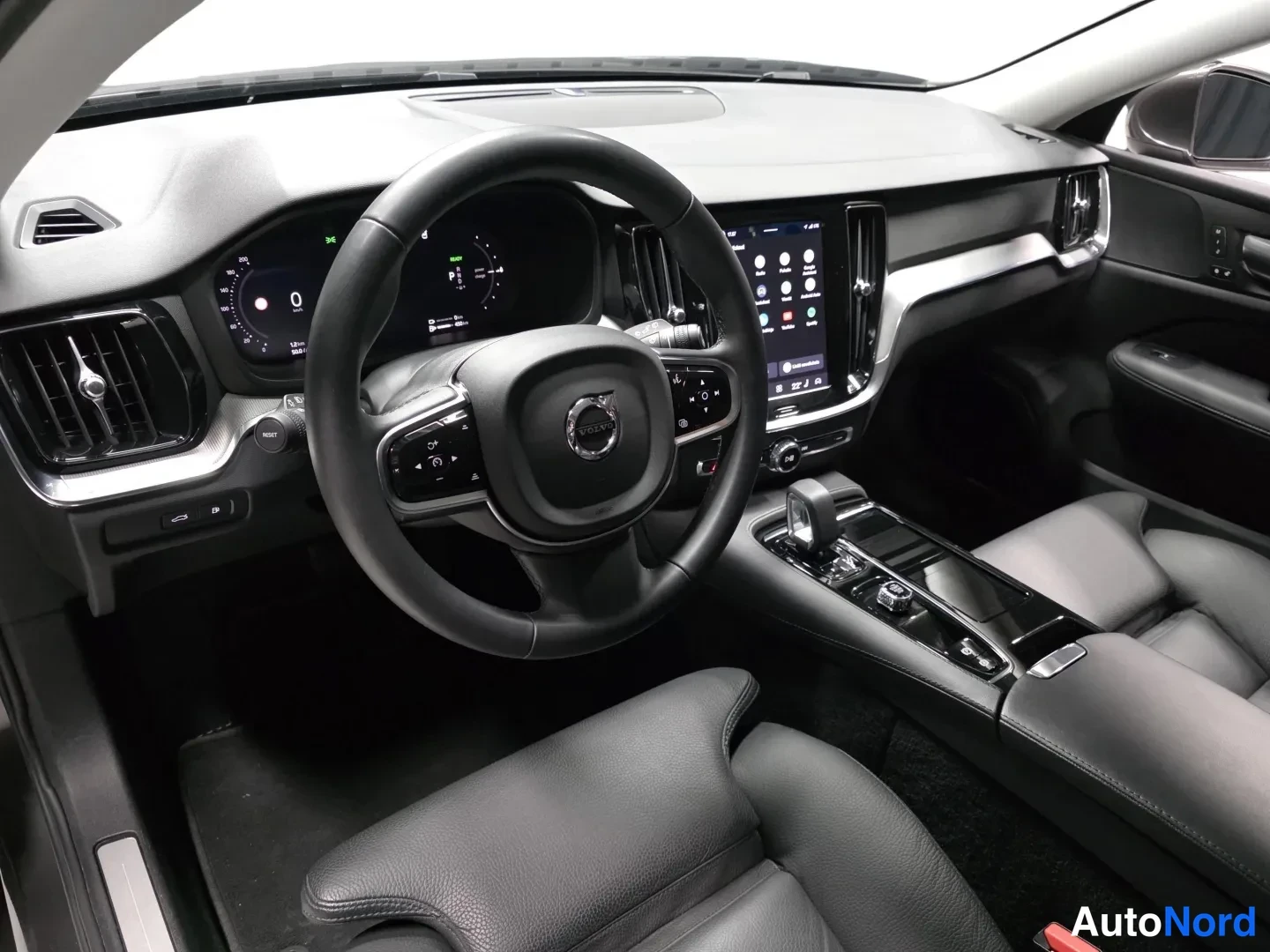 Grey Volvo V60 2024, photo 8