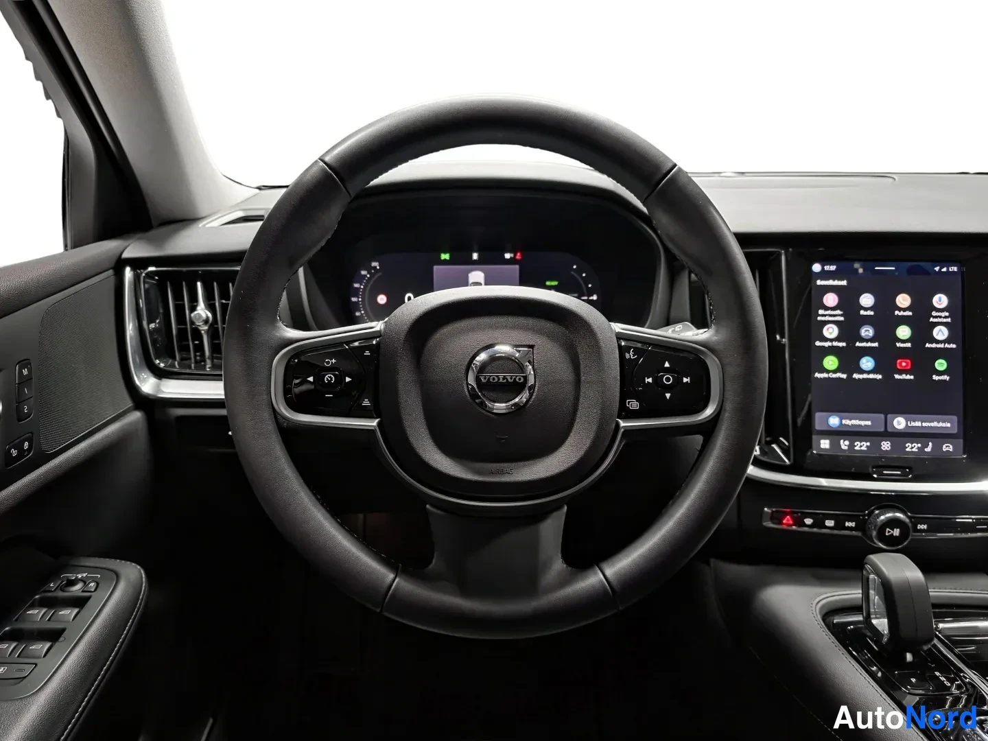 Grey Volvo V60 2024, photo 10