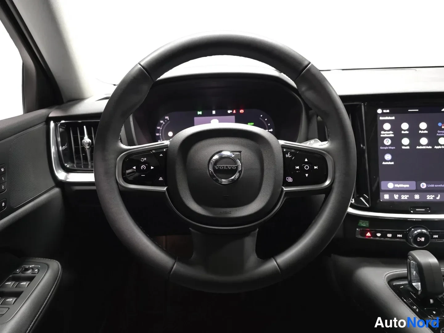 Black Volvo V60 2024, photo 9