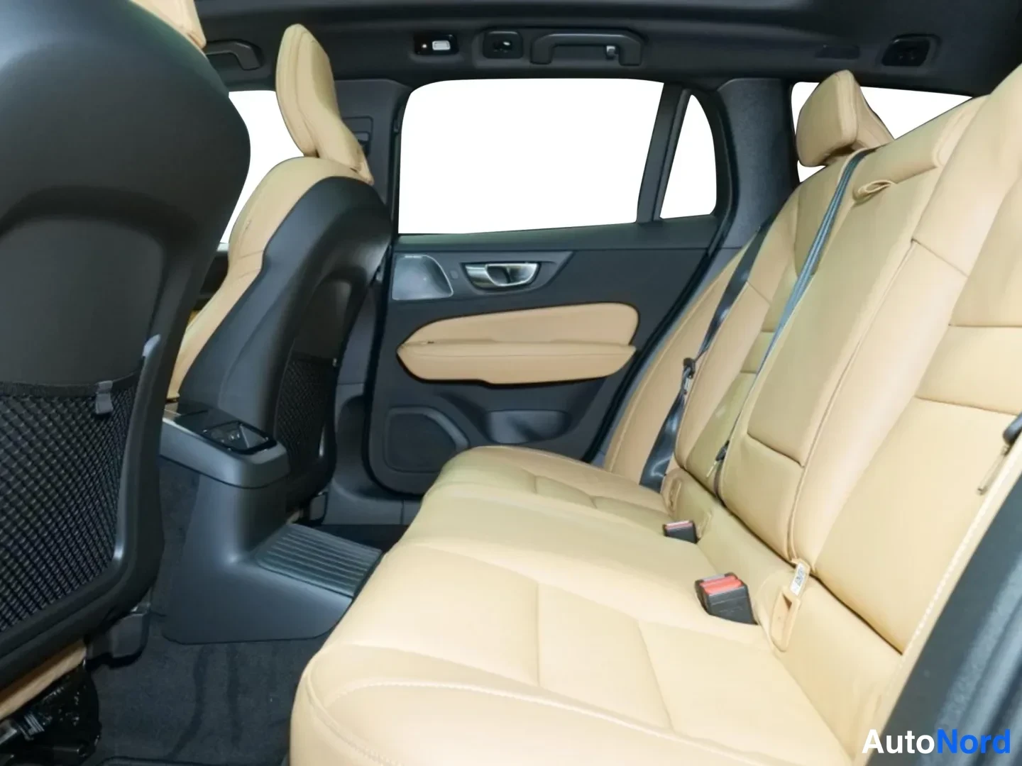 Musta Volvo V60 2026, kuva 10
