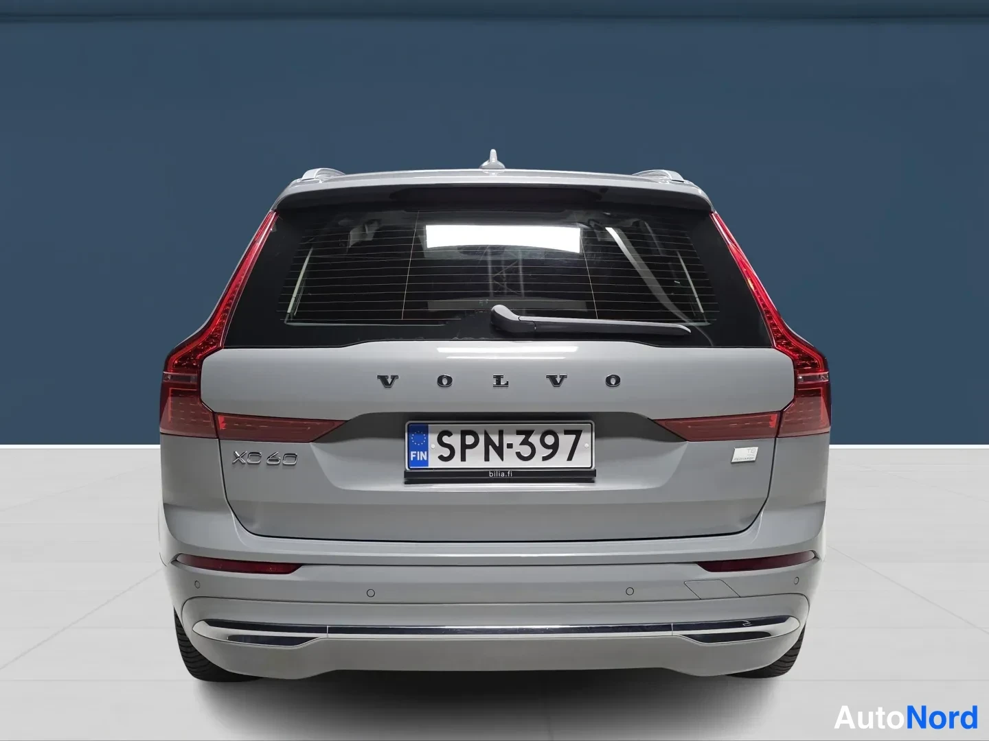 Harmaa Volvo XC60 2024, takaa, kuva 6