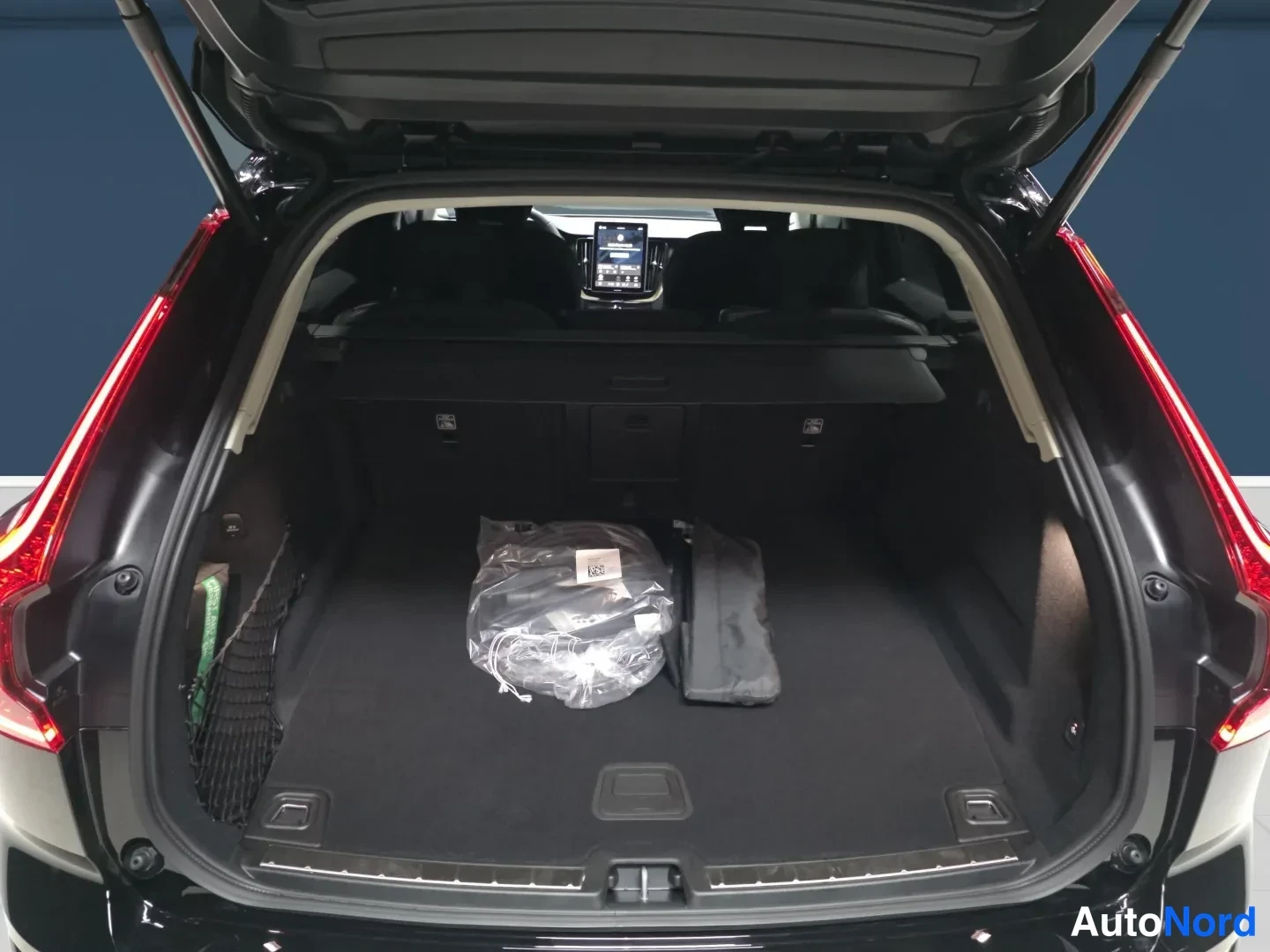 Svart Volvo XC60 2026, bild 12