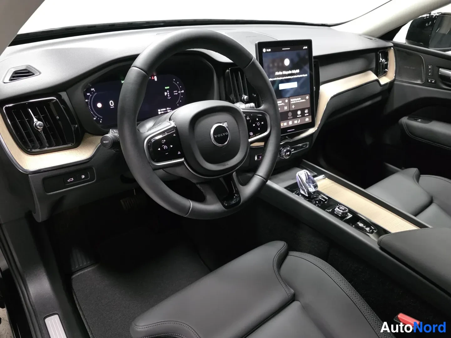 Svart Volvo XC60 2026, bild 9