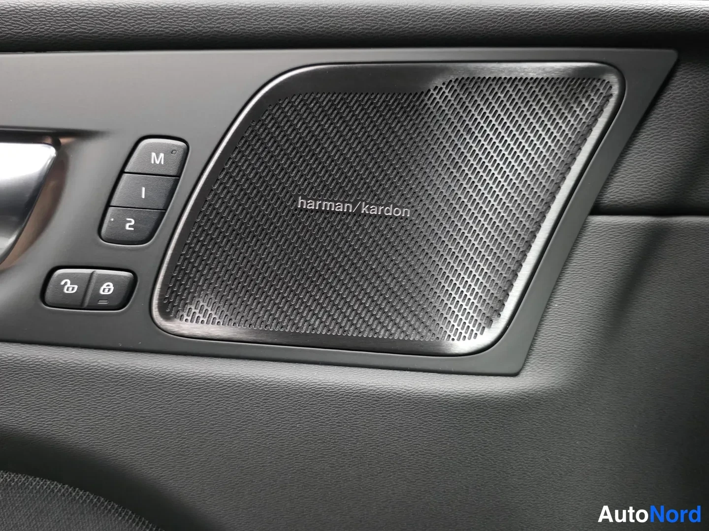 Vit Volvo XC60 2027, bild 15
