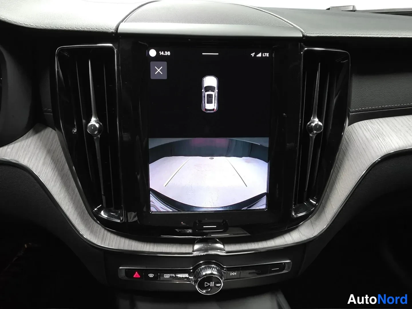 Black Volvo XC60 2022, photo 13