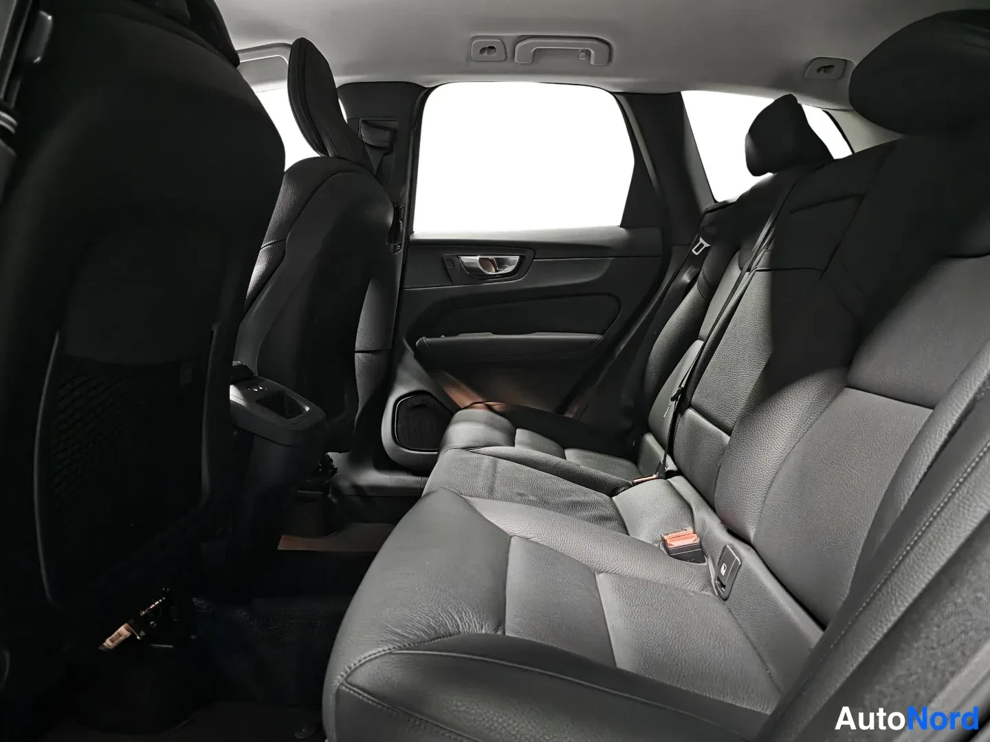 Black Volvo XC60 2022, photo 10