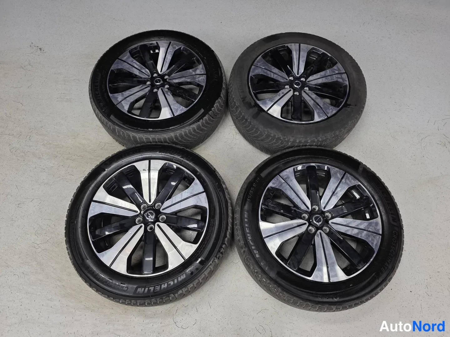 Black Volvo XC60 2023, photo 11