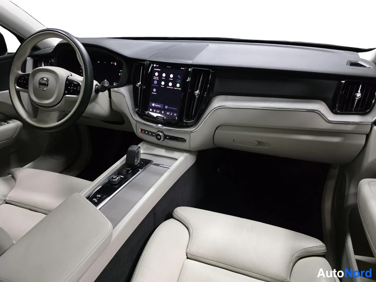 Black Volvo XC60 2023, photo 16