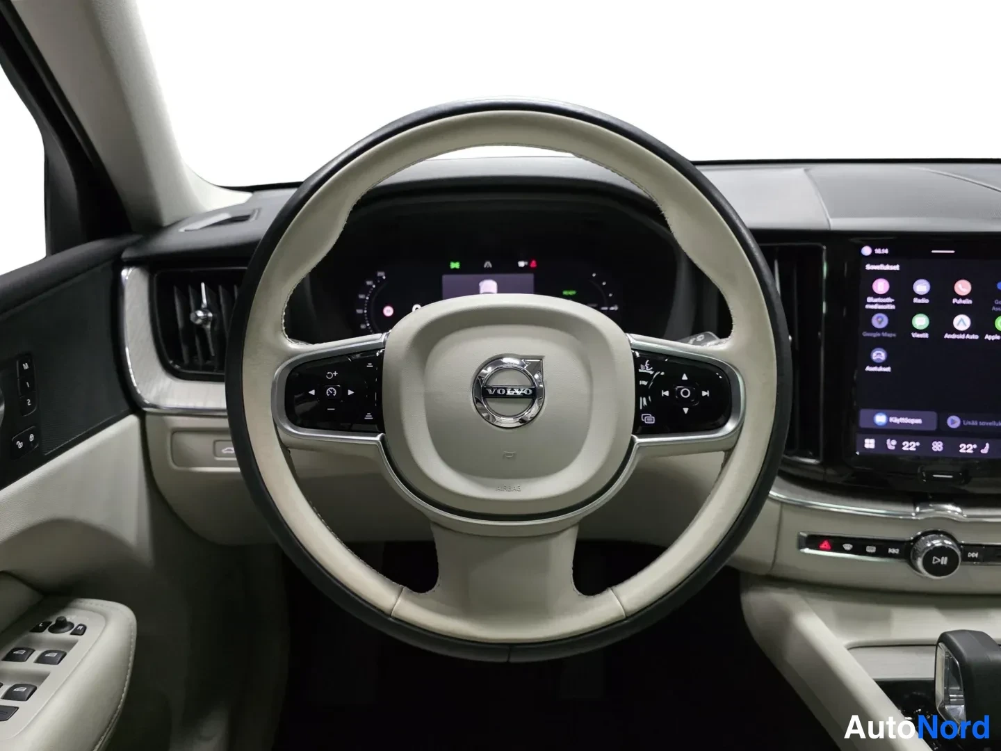 Black Volvo XC60 2023, photo 10