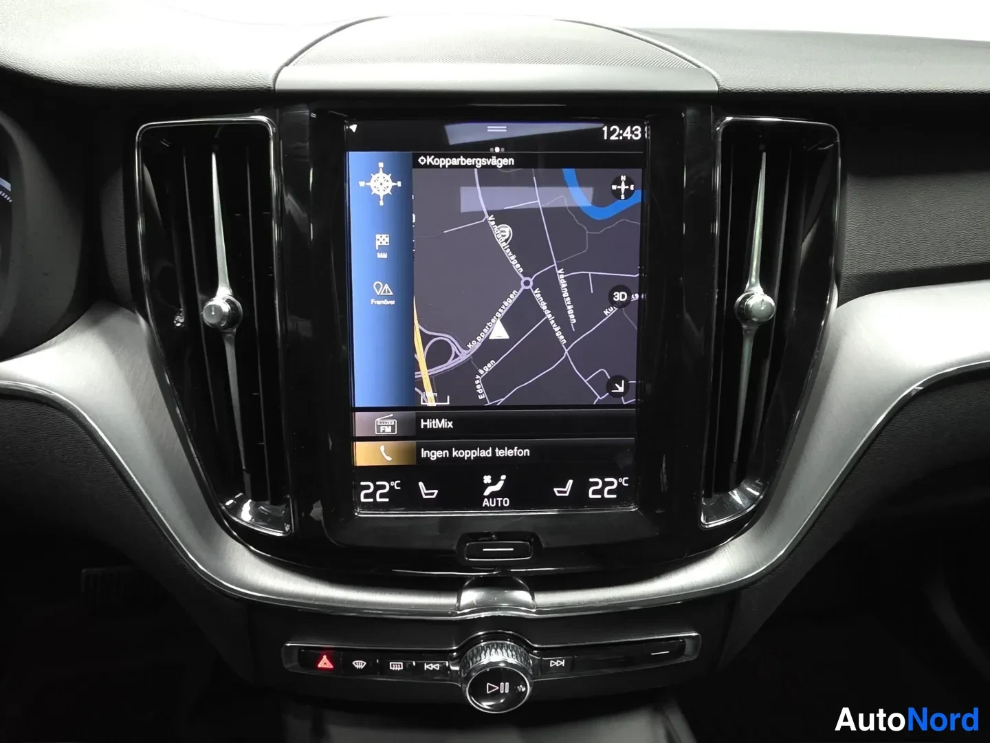 White Volvo XC60 2021, photo 14