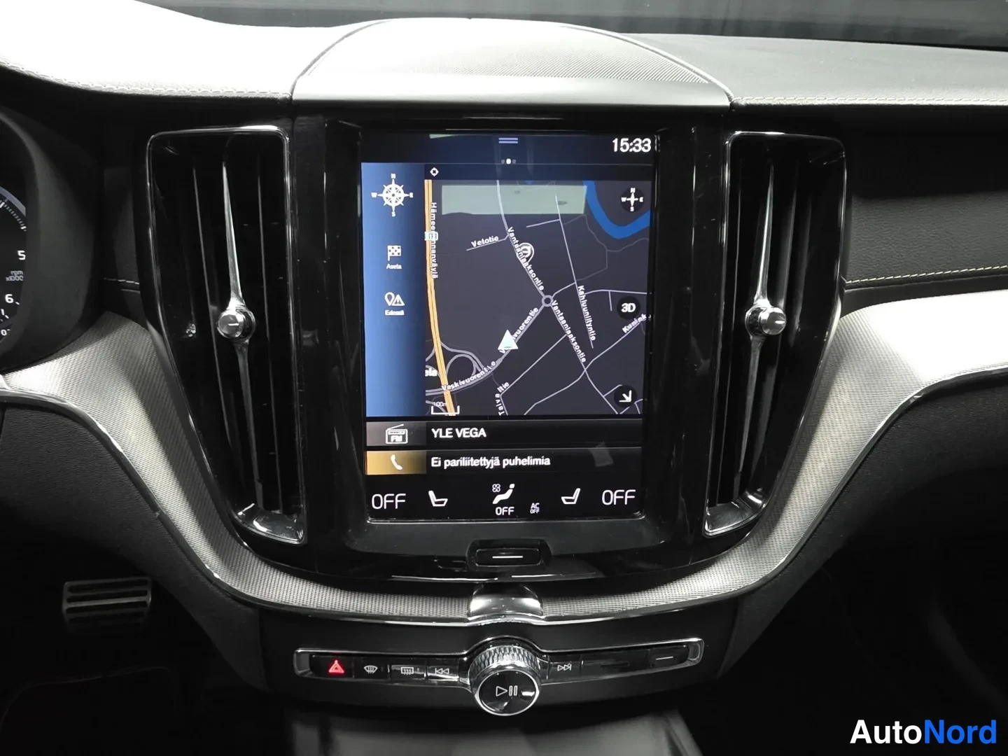 White Volvo XC60 2019, photo 14