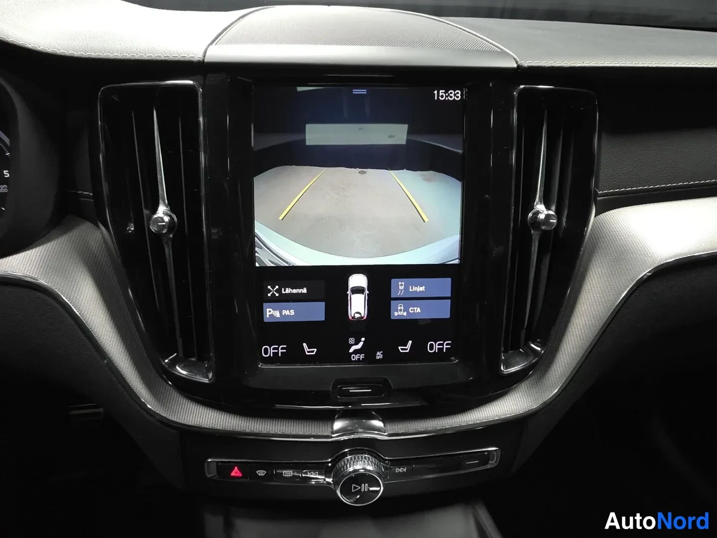 White Volvo XC60 2019, photo 15