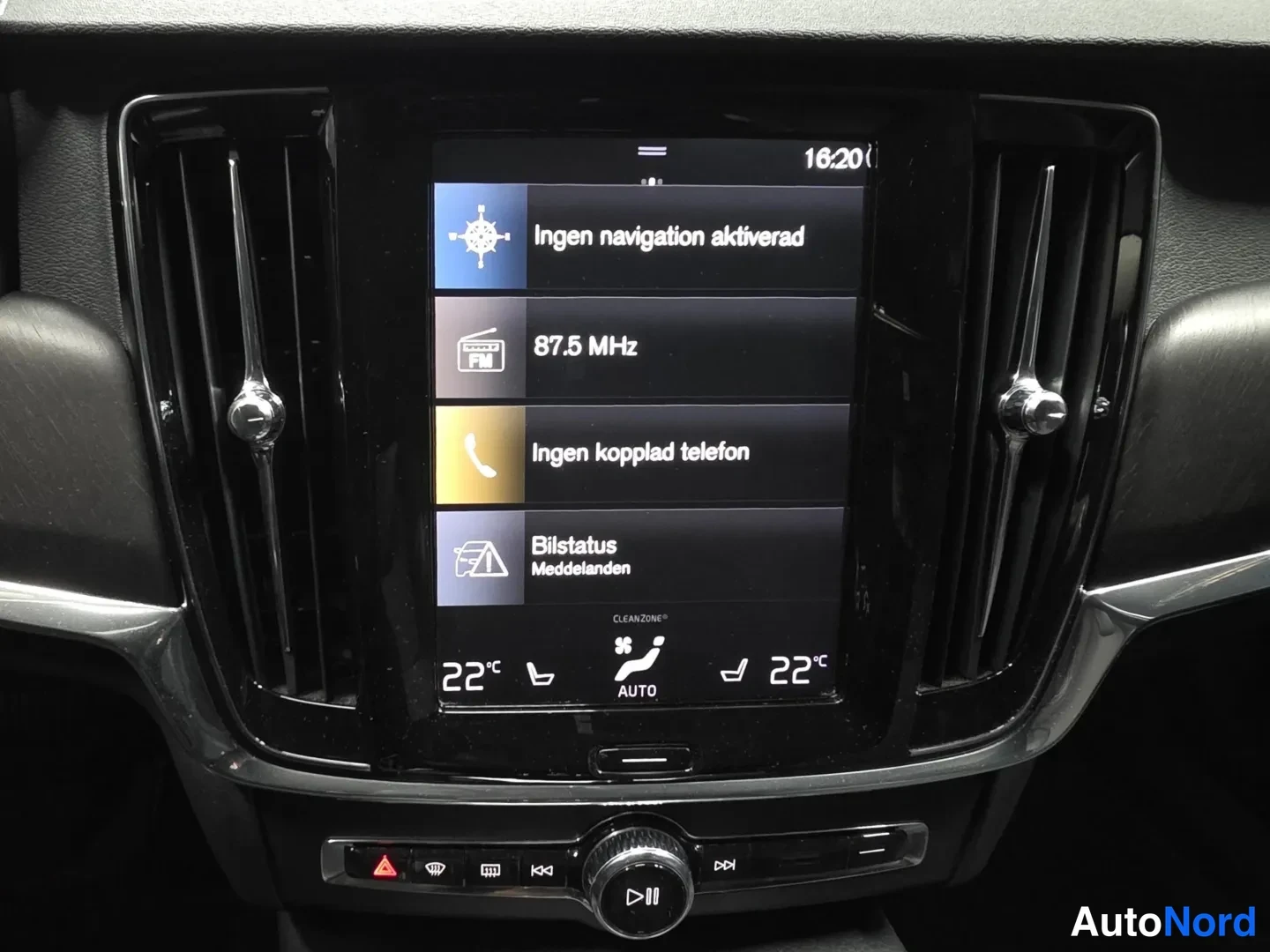 White Volvo V90 Cross Country 2019, photo 14