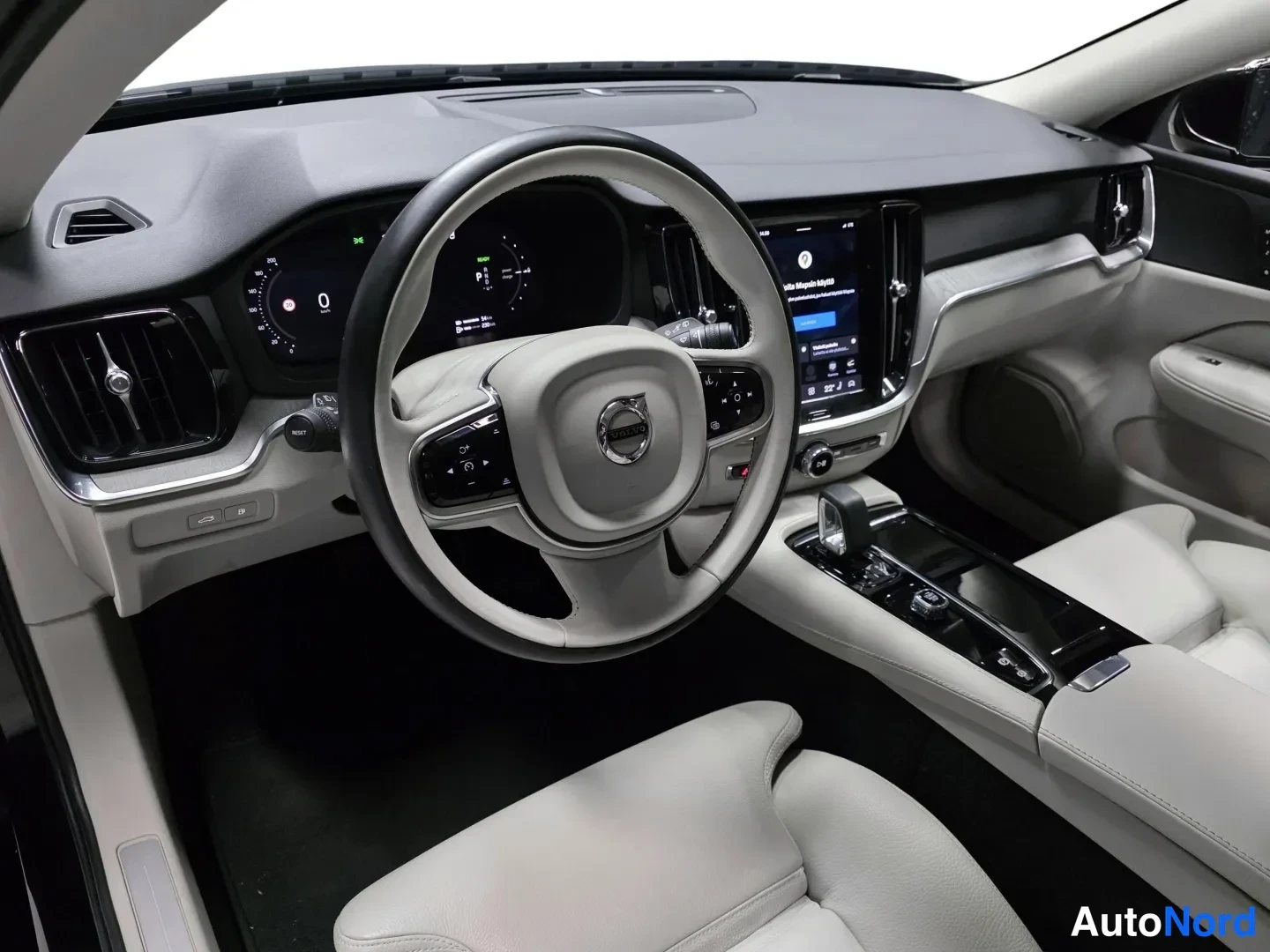 Black Volvo V60 2023, photo 9