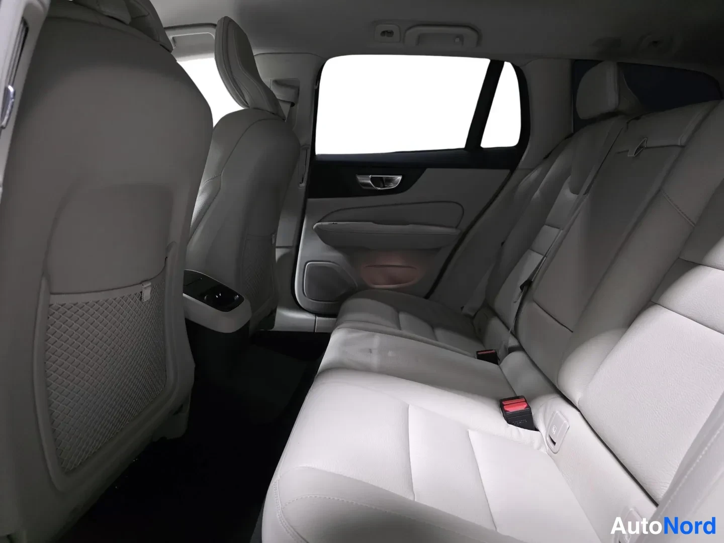Black Volvo V60 2023, photo 10