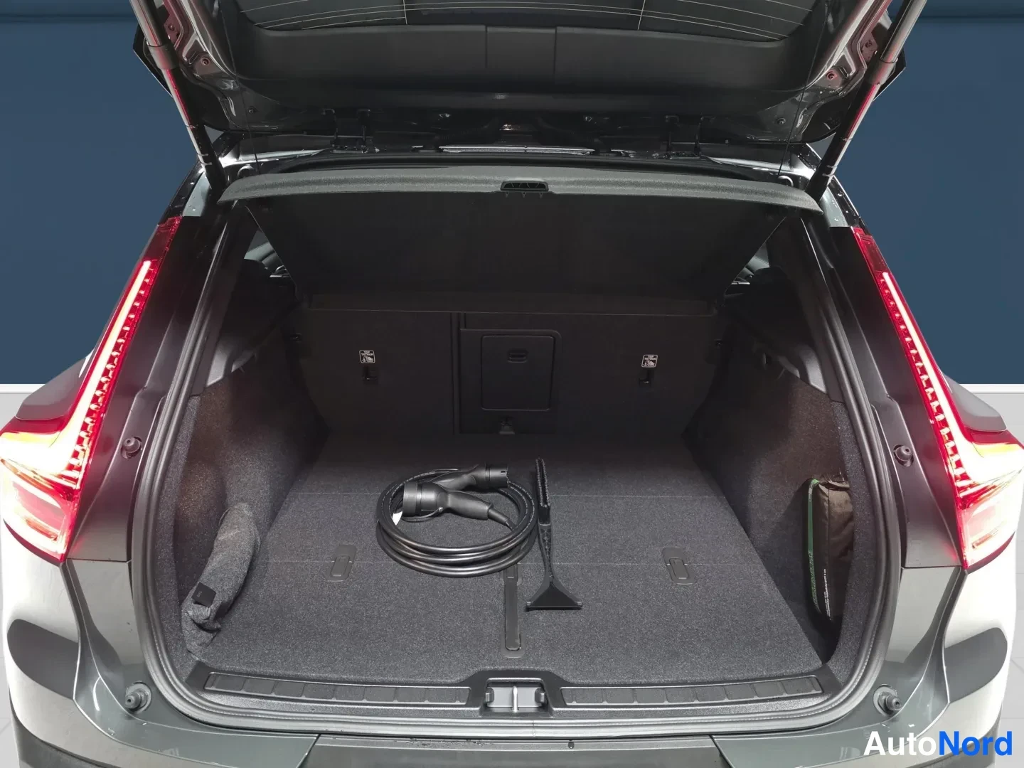 Vihreä Volvo EX40 2026, kuva 12