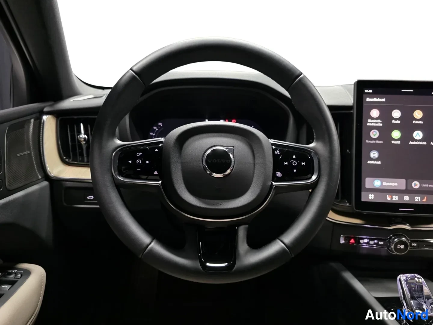 Sininen Volvo XC60 2026, kuva 14