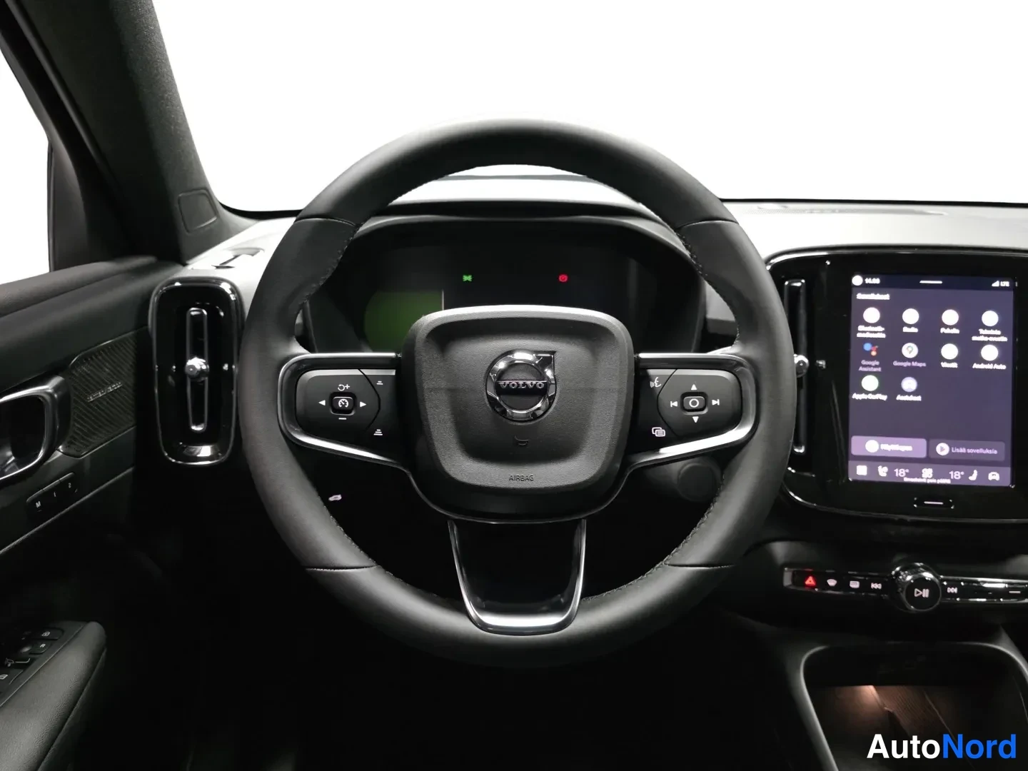 Musta Volvo EX40 2026, kuva 11