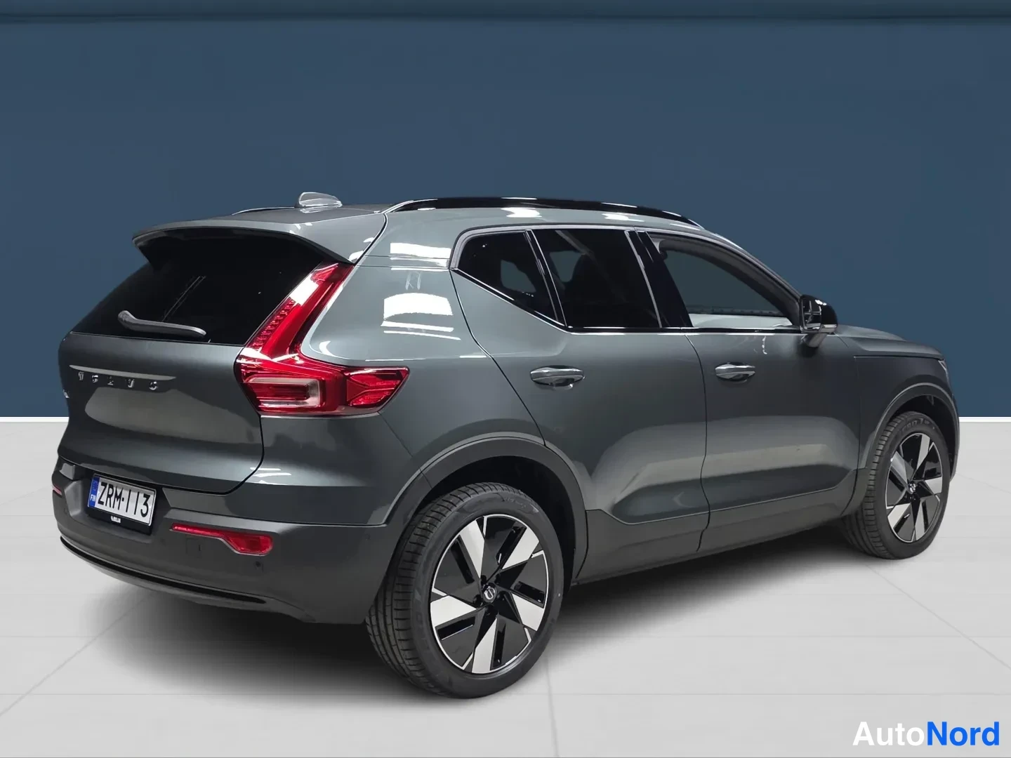 Vihreä Volvo EX40 2026, takaviisto, kuva 4