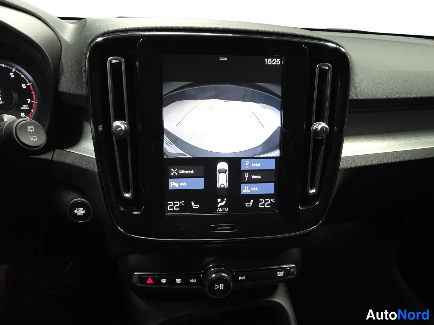 Sininen Volvo XC40 2021, kuva 12