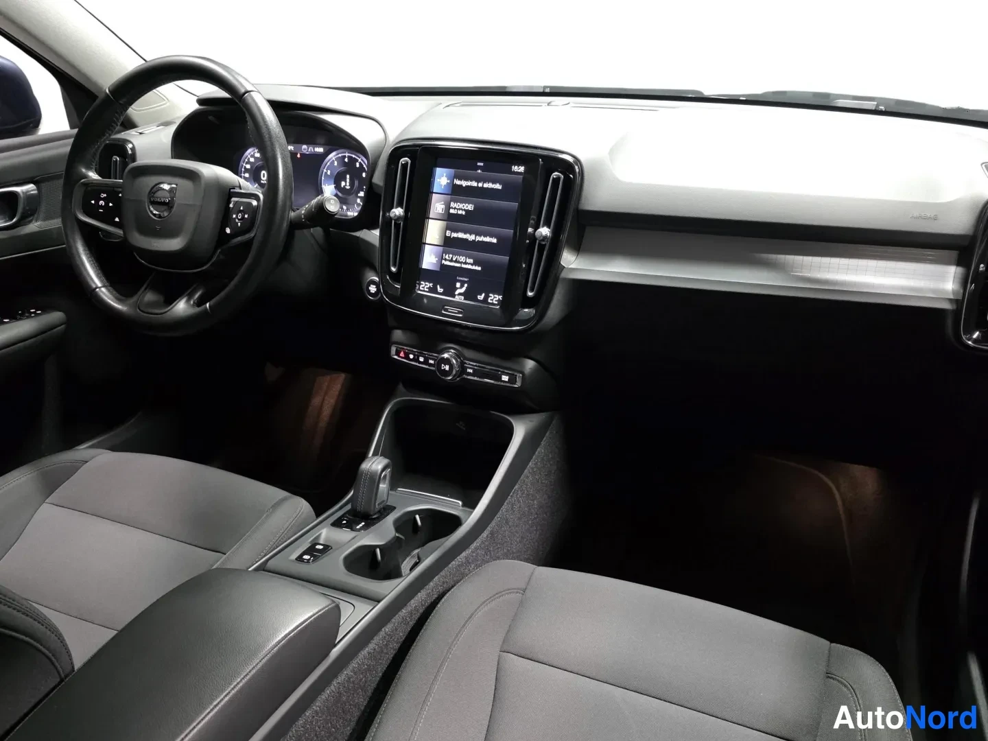 Sininen Volvo XC40 2021, kuva 15