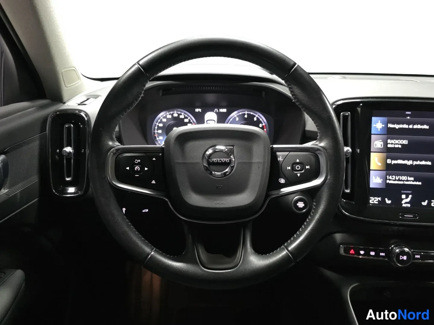 Sininen Volvo XC40 2021, kuva 11