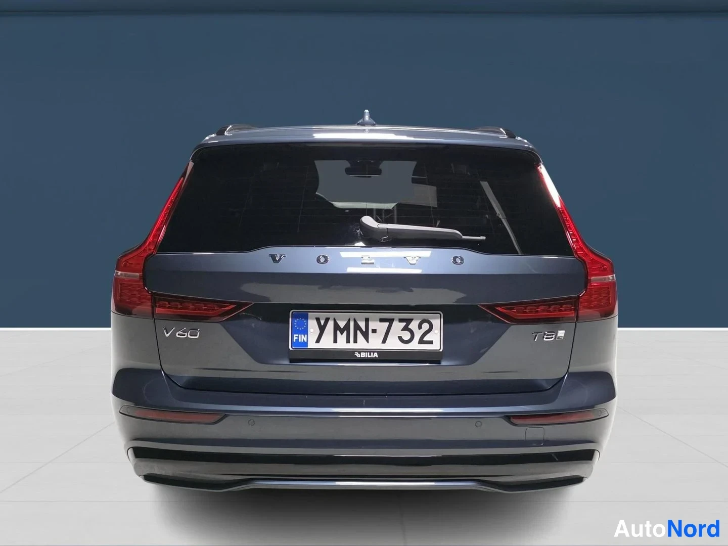 Blå Volvo V60 2026, bakifrån, bild 6