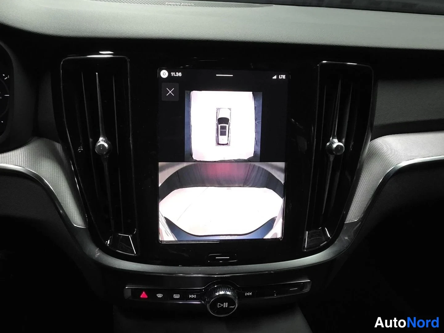 Blå Volvo V60 2026, bild 12