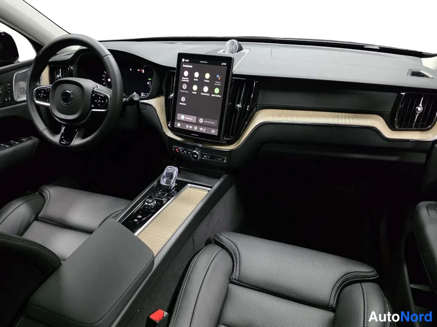 Röd Volvo XC60 2027, bild 7