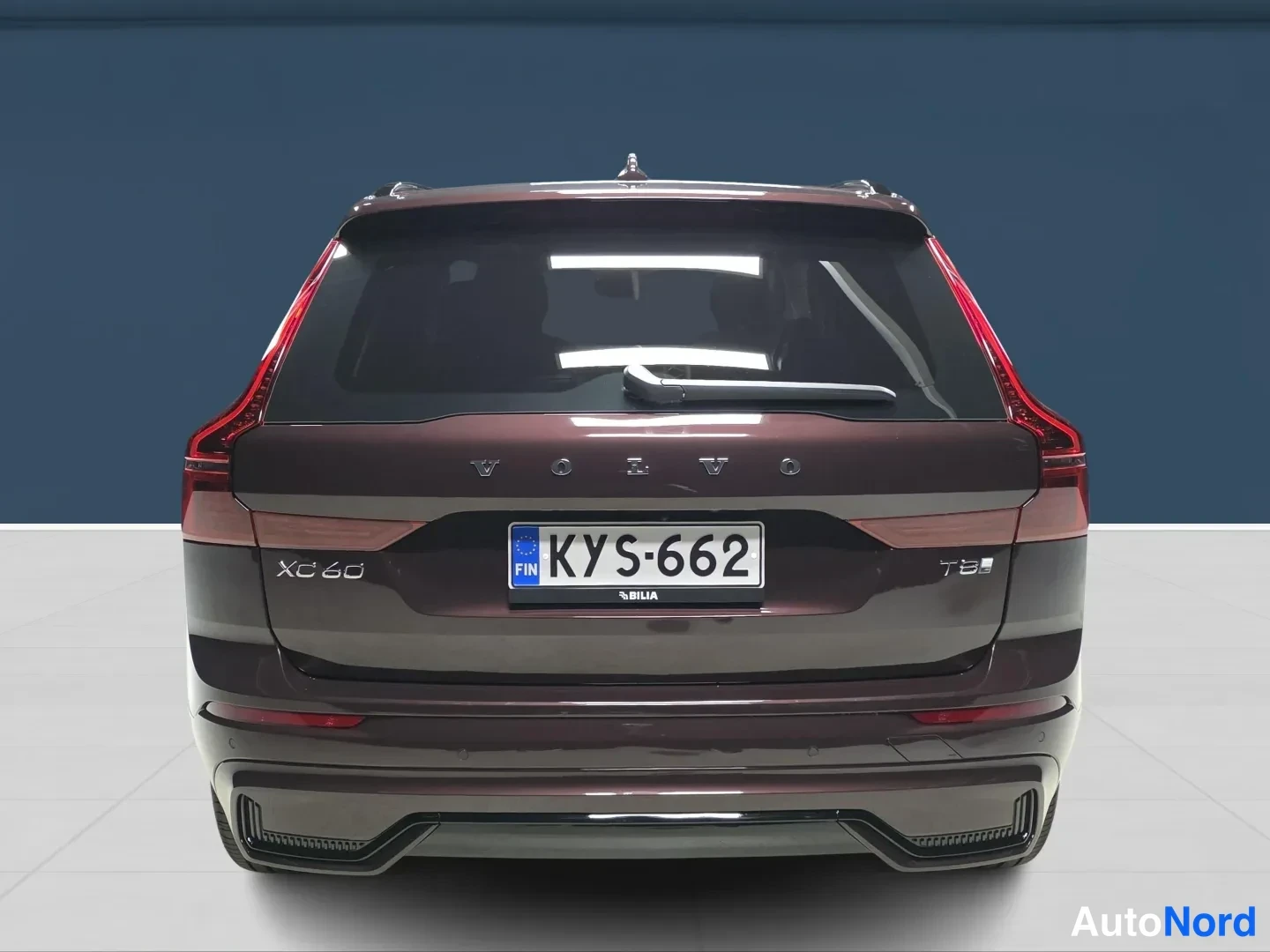 Röd Volvo XC60 2027, bakifrån, bild 6