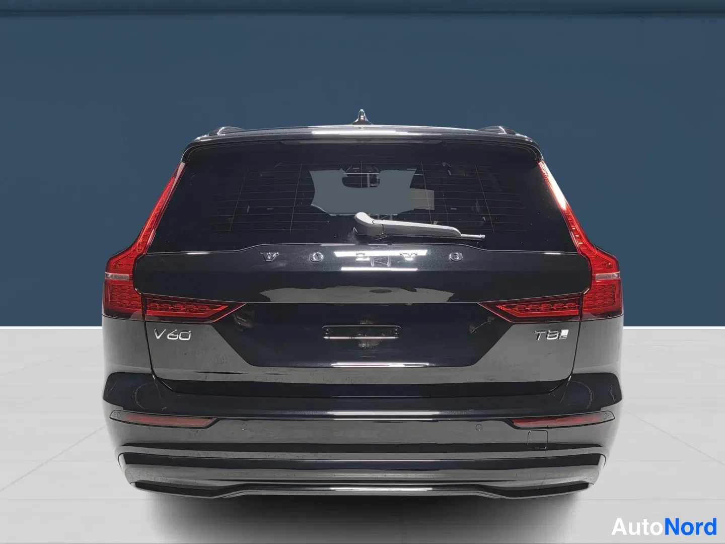 Musta Volvo V60 2026, takaa, kuva 7