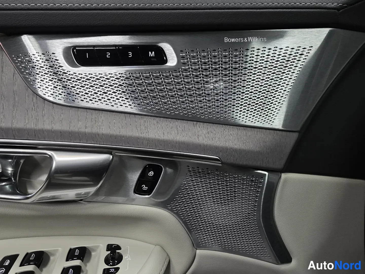 Svart Volvo XC90 2026, bild 15