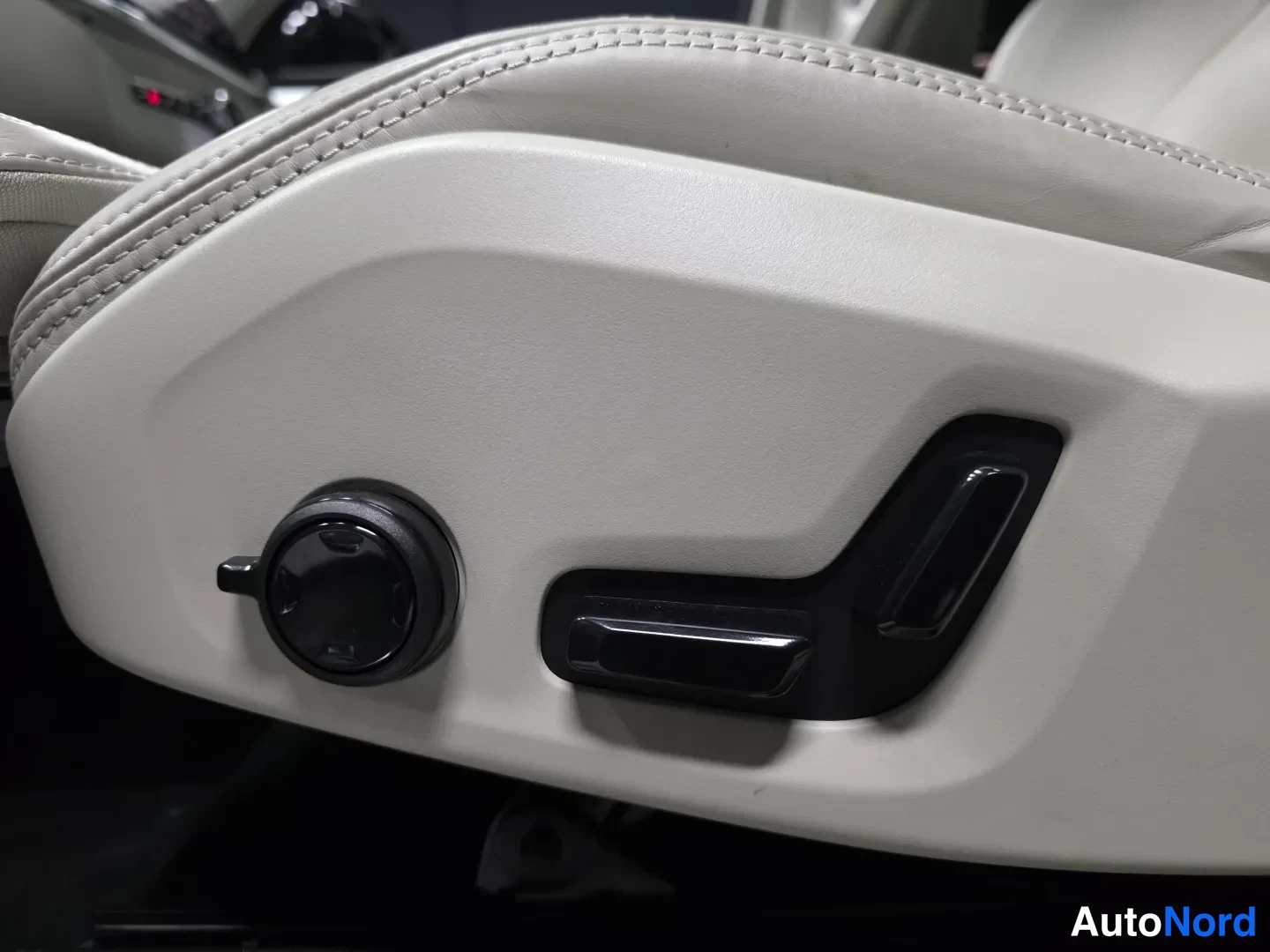 Svart Volvo XC90 2026, detalj, bild 7