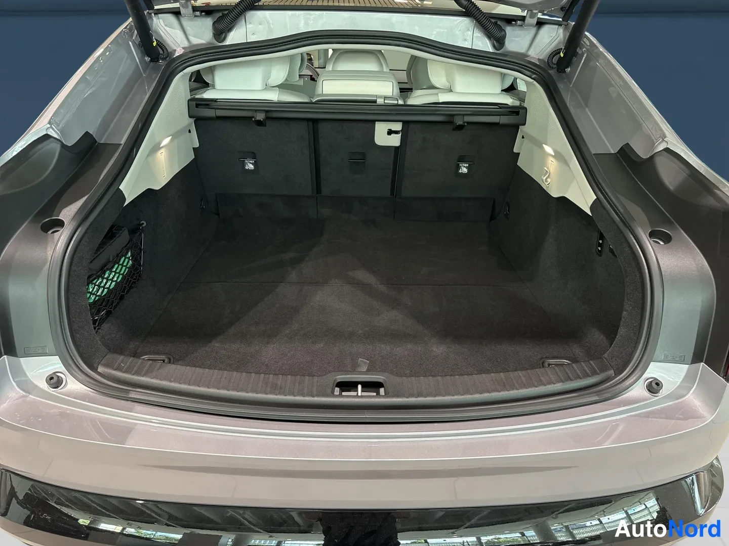Hopea Volvo ES90 2026, kuva 8