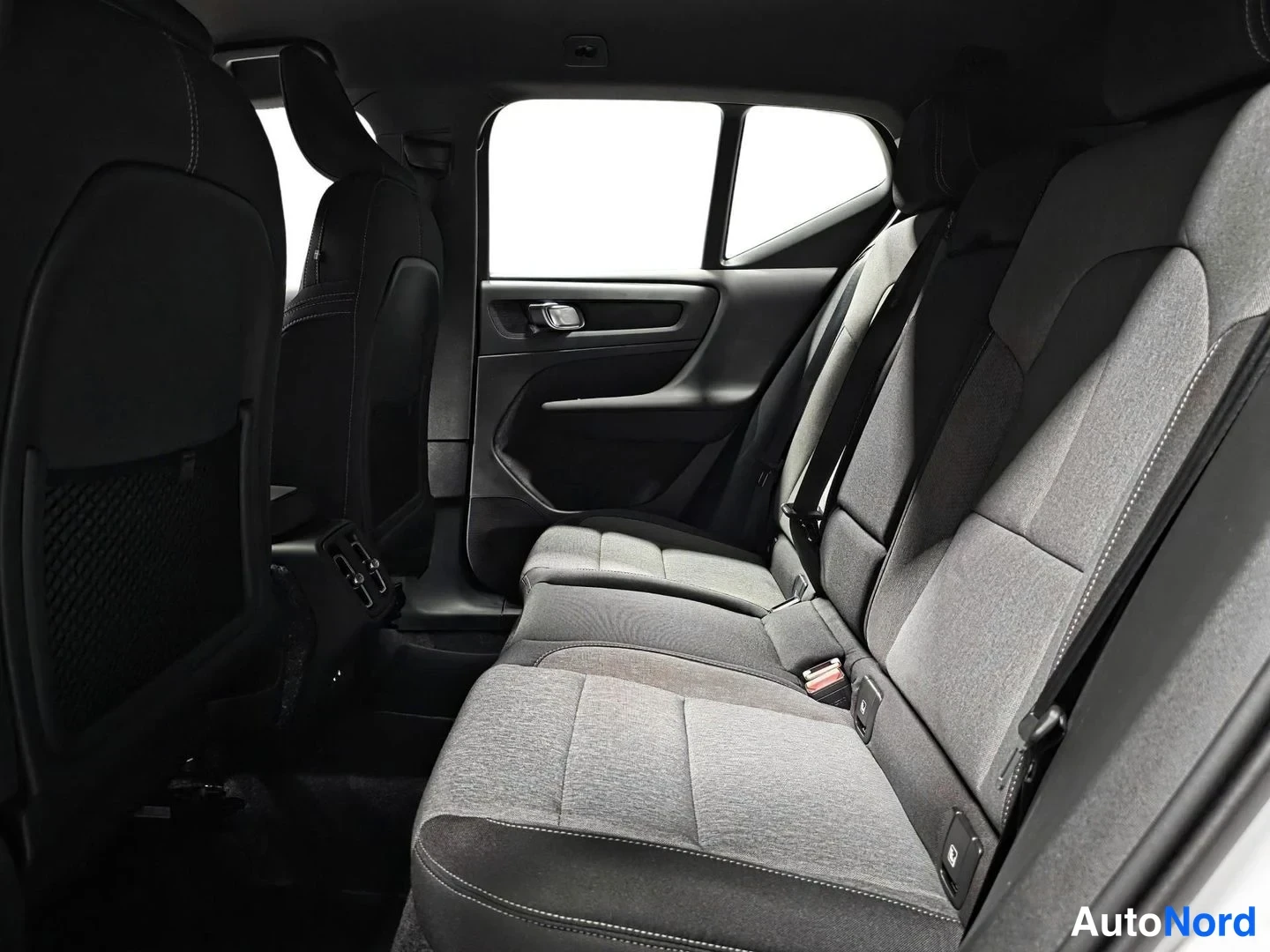 Hopea Volvo XC40 2027, kuva 9