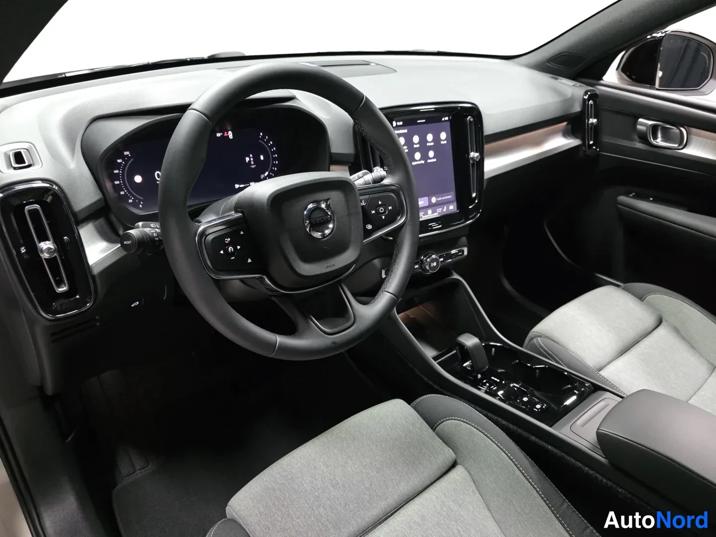 Beige Volvo XC40 2027, bild 9