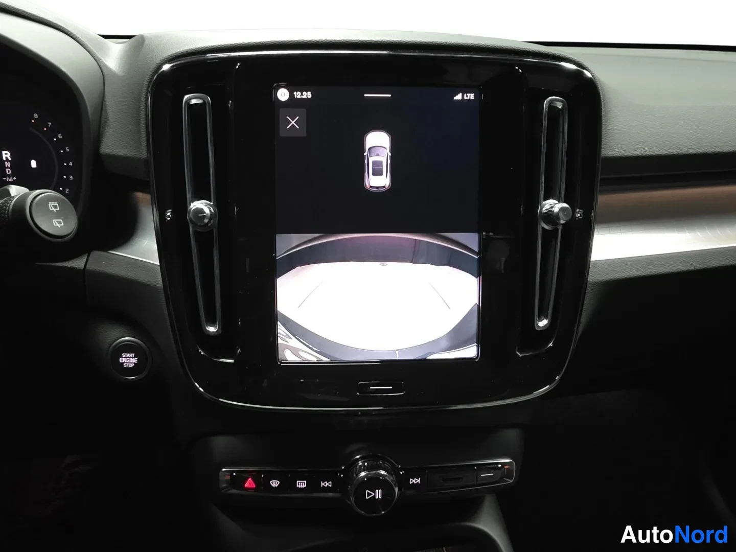 Beige Volvo XC40 2027, bild 12