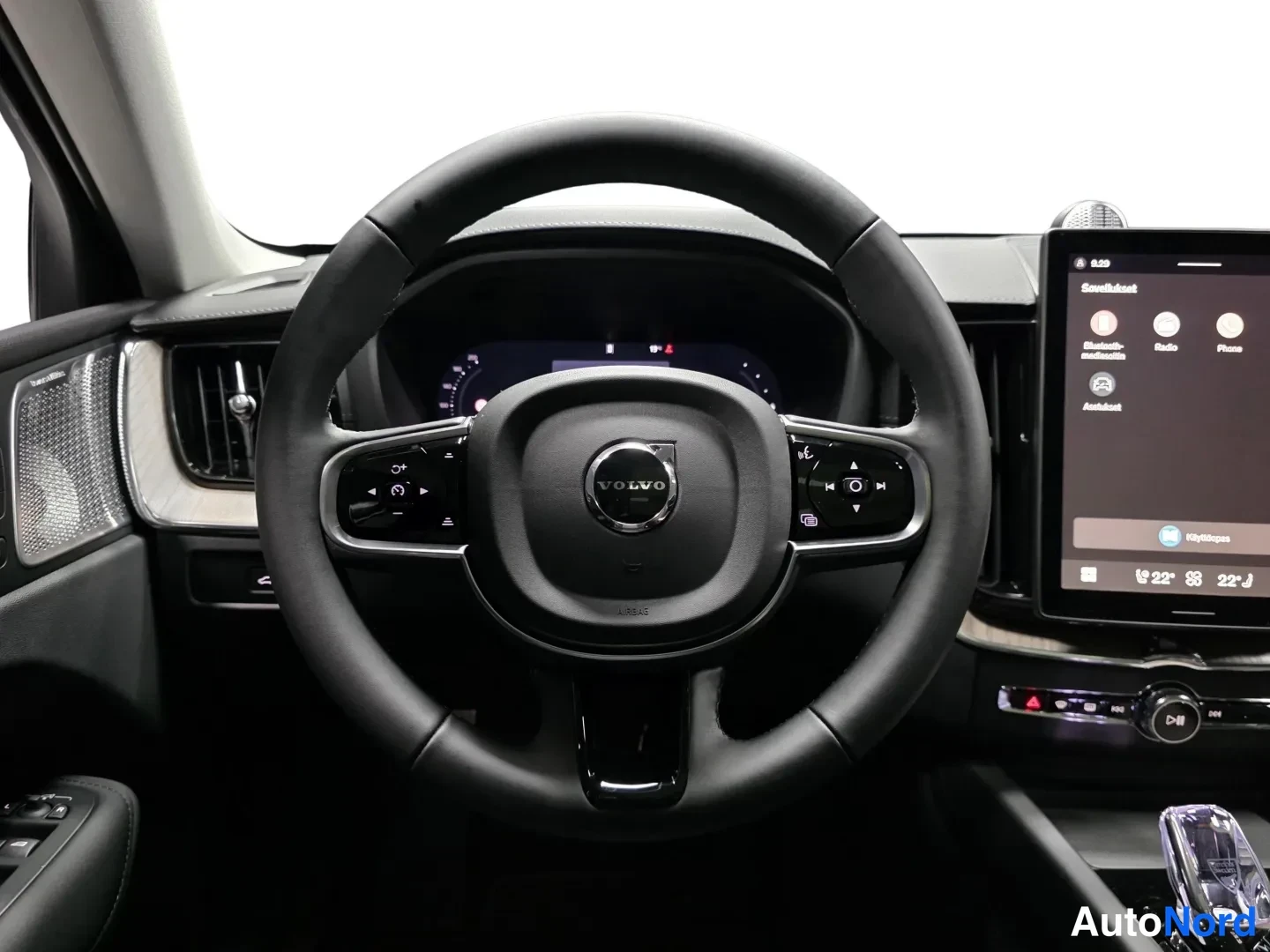 Vihreä Volvo XC60 2027, kuva 13