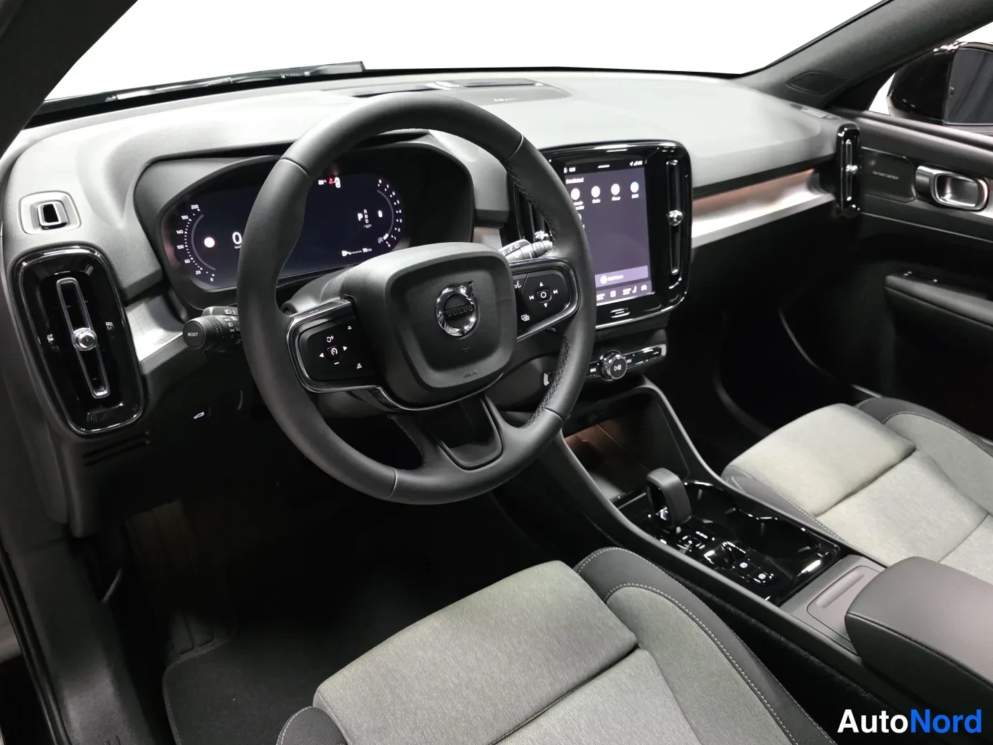 Musta Volvo XC40 2027, kuva 9