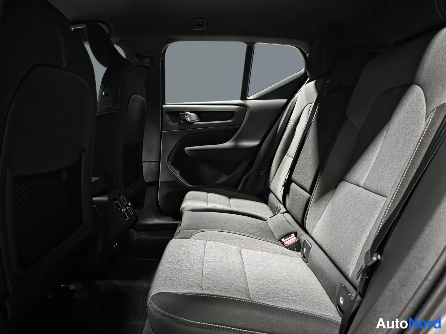 Hopea Volvo XC40 2027, kuva 10