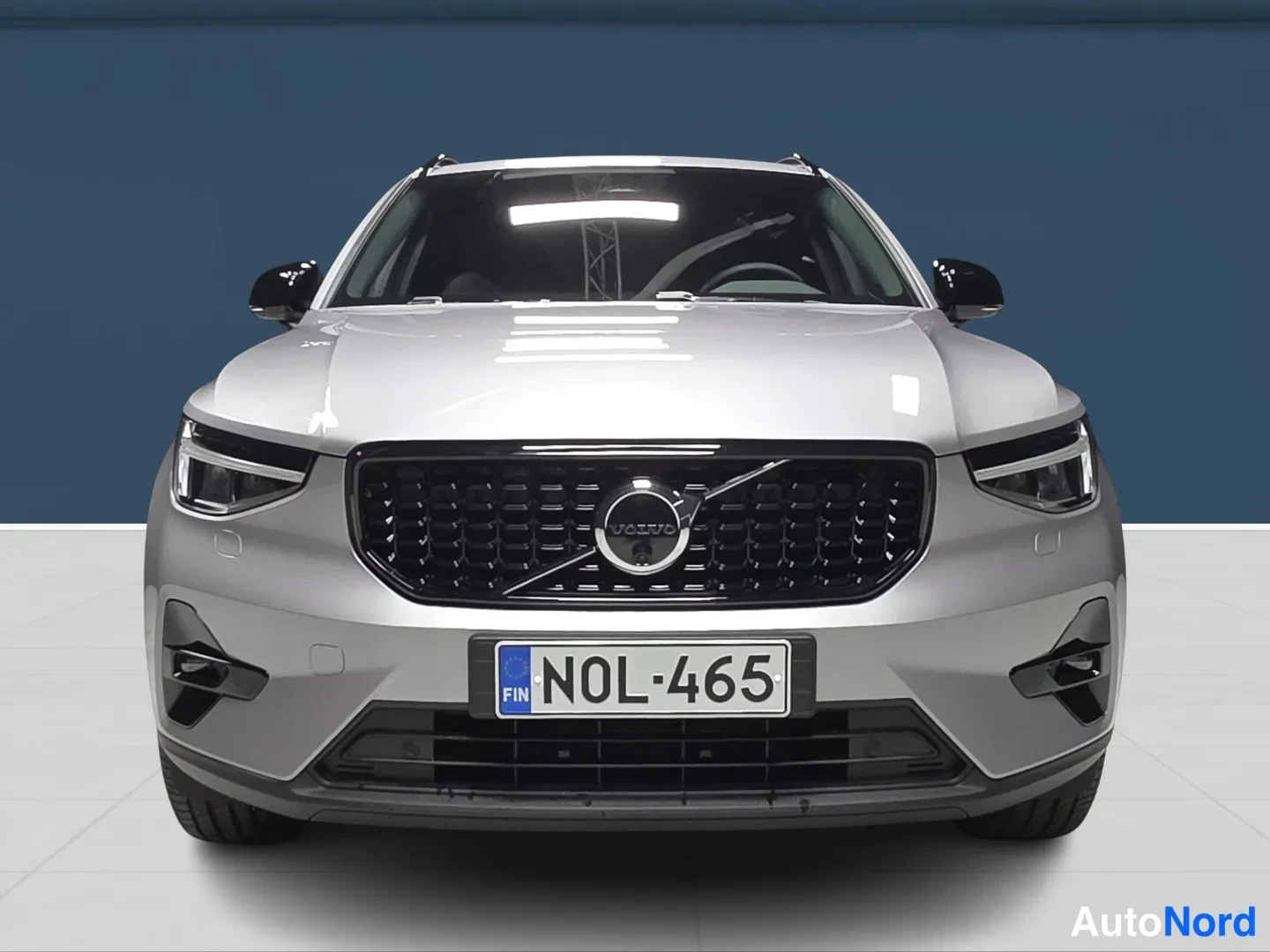 Hopea Volvo XC40 2026, edestä, kuva 4