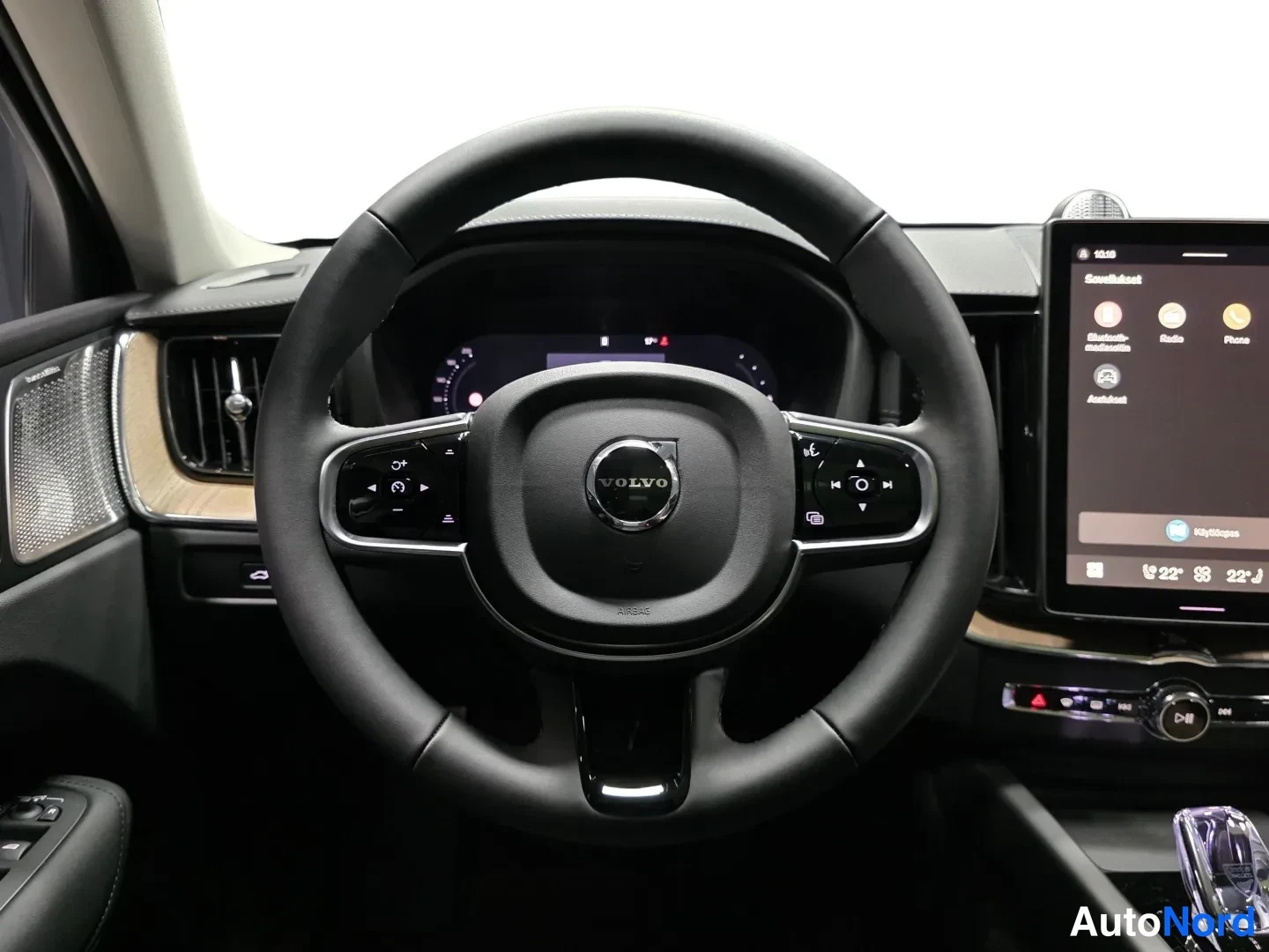 Musta Volvo XC60 2027, kuva 13