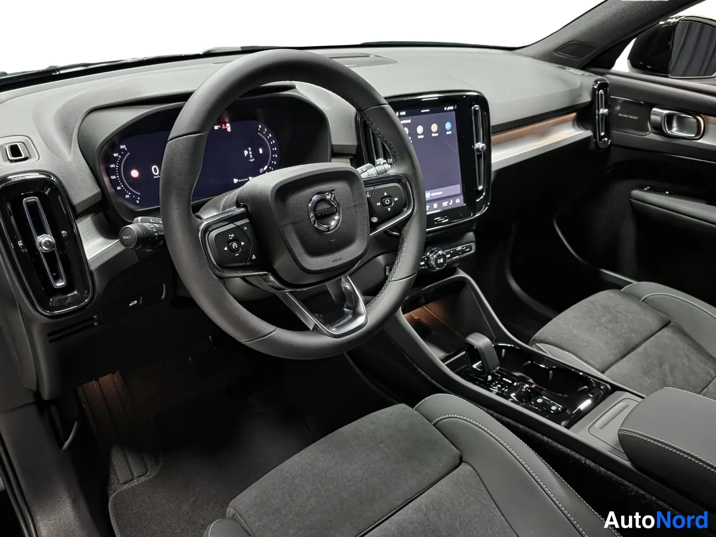 Musta Volvo XC40 2027, kuva 8