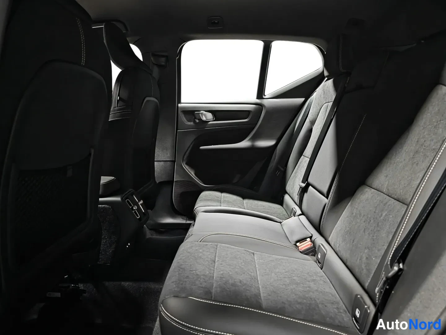 Musta Volvo XC40 2027, kuva 9